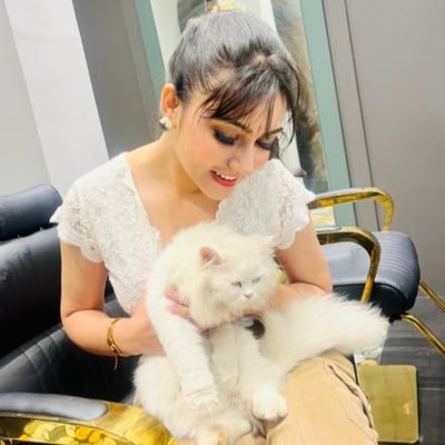 niki_niki_shots's profile picture. चंचल मन अति रैंडम 👀| Artist | Dance | Law | Opinions, Memes & Kalesh | Freelance writer @fiverr | Youtube | For enquiry: nikitadubey1202@gmail.com