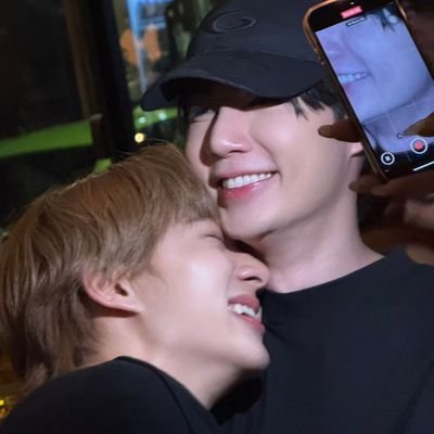 ZonZon_910725's profile picture. 【💙🧡@zee_pruk @CwrNew｜#ZeeNuNew #ZonZon #ซนซน｜Only Love ZeeNuNew】【无论什么时候，两个宝贝在我这里永远No.1🐶🐱】
【小号：@onlyzeenew22221】