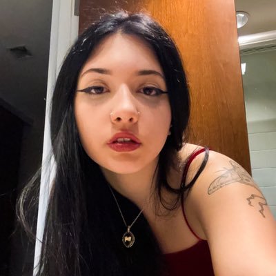 gldenlife's profile picture. when you walk away supremacy