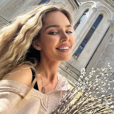 Vanessaibup's profile picture. Looking for conversation and an exchange of ideas. 🚫  No financial solicitation, Crypto or Gift Cards.