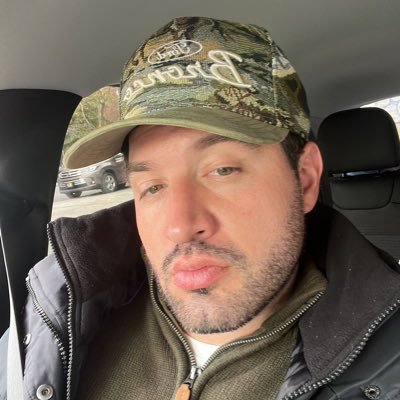 Zebb_Love's profile picture. My Obsession is Progression. Artist. Poet. Writer. Trova ⬆️ ΛΣΥ