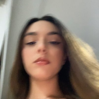 carolzol_'s profile picture. ♡ 🏳️‍🌈