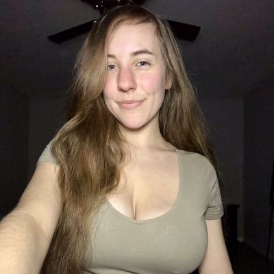 KasieD12217's profile picture. I’m a certified massage therapist 💆‍♂️ kindly send in your DM for any type of massage you want…