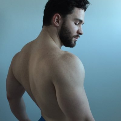 fxncis's profile picture. 🦂