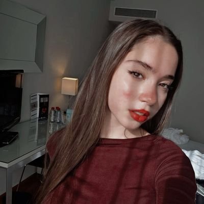 d1ewithasmil3's profile picture. ⠀⠀⠀i just woke up from a dream.