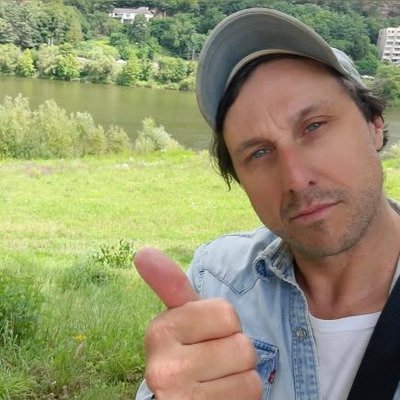 Kayla_0412's profile picture. Métis républicain de énième génération, décentralise les réseaux et tout le monde aura de quoi 🍉