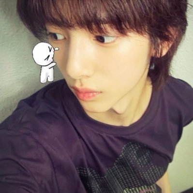 ellacrtsv's profile picture. written by juhoon