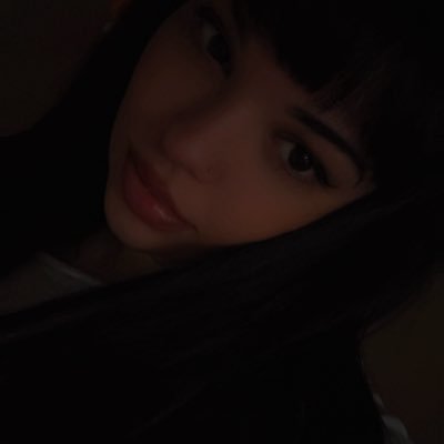 yasminaaaahx's profile picture. A beautiful little fool.