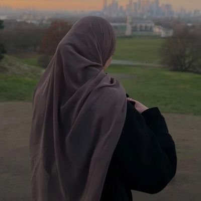 cidra_ra's profile picture. إذا لَم تَكُن دُنياكَ دارَ إِقامَةٍ
، فَما لَكَ تَبنيها بِناءَ مُقيمِ؟