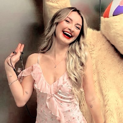 S4MEMOUTH's profile picture. excellent fun til you get to know her!