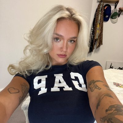 cherryyluved's profile picture. UK ♡