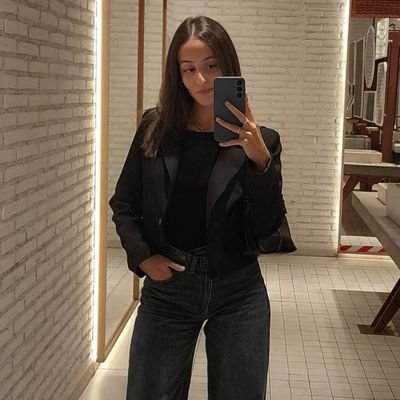 miriimolinaa's profile picture. 