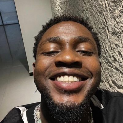 llybndz's profile picture. one step closer