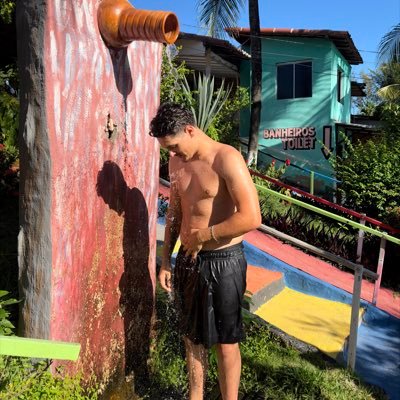 krikzxxx's profile picture. 2840                                                             1906💚