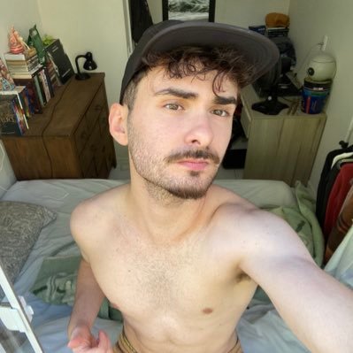 ruzzenente_'s profile picture. | Dua Lipa | TØP | @REDCanids | One Piece | Drag Race |