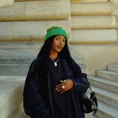 rebecca_iiv's profile picture. ig: @auntiebecs | 📍🇫🇷