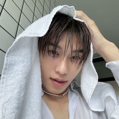 jimmytwnie's profile picture. #창빈 : ‘The music will wake me up again and again and again | Bl's • lykn ♪