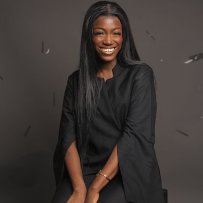 thatgirldamdam's profile picture. Skincare enthusiast,
God's last born, 
I love books!