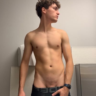 lucasteeley's profile picture. 19 | Just a good boy testing his limits. Caged content & public fun. You can see it all on my OF | Say hi if you dare/DMs are open😈