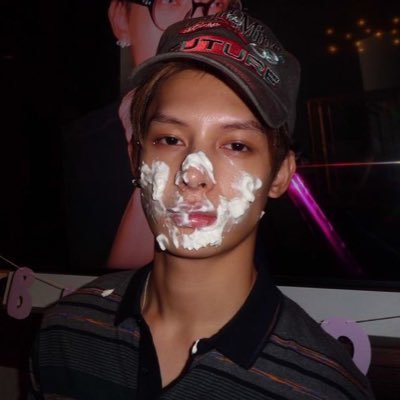 nerdyufans's profile picture. fashion & wyw enthusiasts 🎧ཐི༏ཋྀ MASC TERMS ONLY .⋆♱🏳️‍⚧️