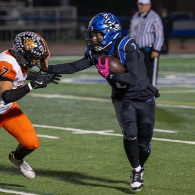 matkins2_'s profile picture. 📍St. Charles North IL ~ C/O 26 VARSITY QB ~ 6’0 180LBS ~ 4.9/5 GPA