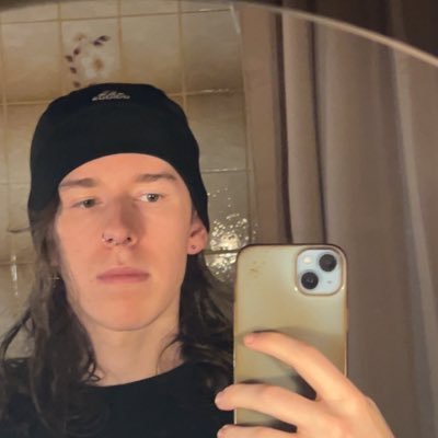 Benjiii_64's profile picture. Austrian Speedrunner | Twitch Partner | Former 70 Star WR Holder | music acc: @benji64music