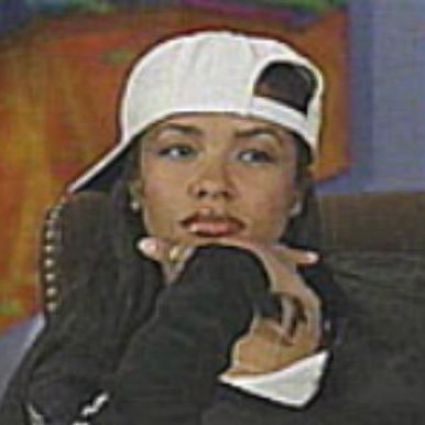 oumsitaa_'s profile picture. 