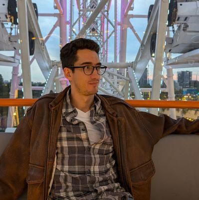 estebandegetau's profile picture. Economista