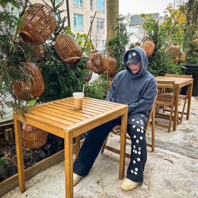 nikoaintshit's profile picture. 