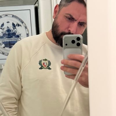 mfurkanozeer's profile picture. 