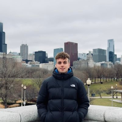 leonwrnr98's profile picture. ⚽️ @bayer04fussball 🏈@chicagobears & @uncfootball 🏒 @nhlblackhawks