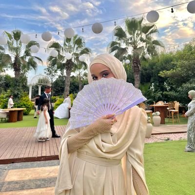 theyenvymj__'s profile picture. too glam to give a dam'