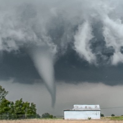 superjdf's profile picture. I chase tornadoes, wildfires and hurricanes. i dabble round lab… chemistry, mycology, and bioengineering 🧫🧪🌪️ 🖥️ 📸 nature travel photography. etc.