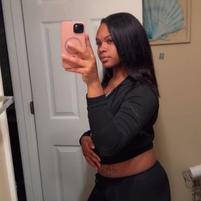 mekiaamayy's profile picture. long live devonte 💕 7/25 ♌️🤪