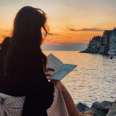 Katty25179's profile picture. Life is endless full of drifting things it’s unpredictable and chaotic but always like this clear blue sea