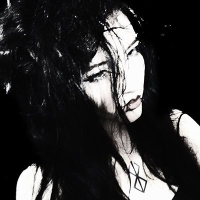 moonelyx's profile picture. 🇮🇹🇫🇷🇶🇦IGL & rat player for ? 👀👀🖤(Peak 404 RR ) Former : @OservEsport @LMNY_Esport @TSEOfficials