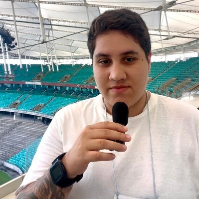 tainassena's profile picture. comunicadora / diretora da @lgbtricolor e da @canarinhoslgbt / TAI NA REDE ➡️ https://t.co/kMwgCshgbf