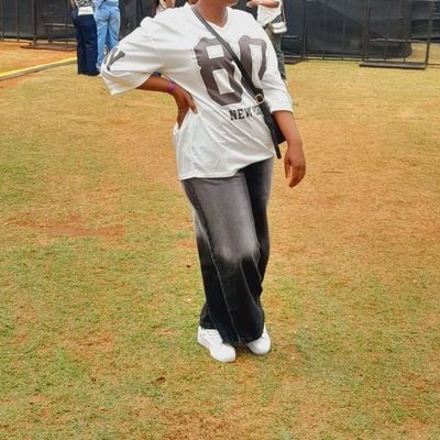 Ceebongile9's profile picture. Small Account 🥺🥺