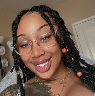 AmeliaE73561's profile picture. 