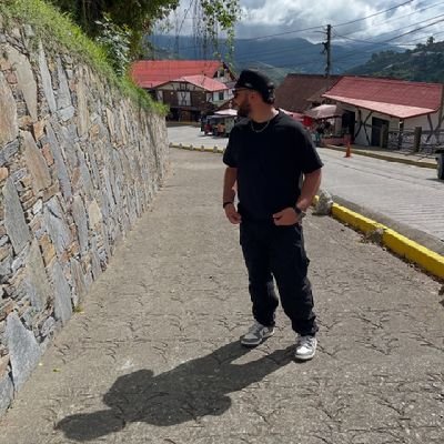 Dolginno's profile picture. médico y panadero