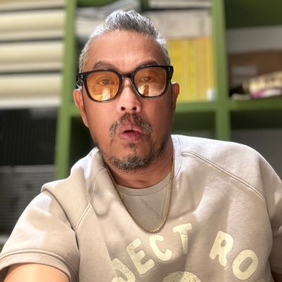 Wuiiihihi123's profile picture. 阿................@@. 一个從事建築師工作的糟老头 内心住了小孩靈魂 生性不喜敲囉打鼓 及 討厭師父信徒制。唯一能做的就是把自己做好(努力中^^)(偶像是達賴的笑）(另。你不需要跟我一樣。對了 就是你 😜)