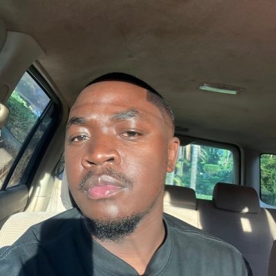 kj08___'s profile picture. 😏