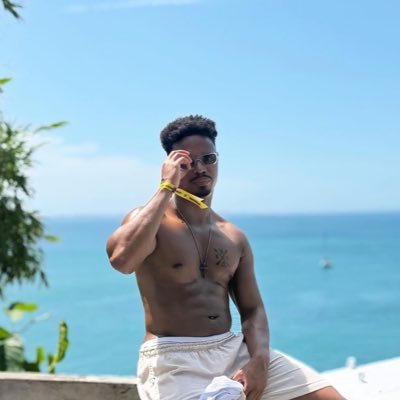 henrissque's profile picture. folião da vida.