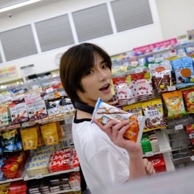 pipibams's profile picture. mezcolanza de harry, louis y txt