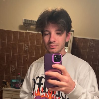 zenkoololo's profile picture. 21 🇨🇭| @MapleLeafs @lausannehc | PERSONA ENJOYER |J’AI VU ADELE x1 | Donk goat | OTP MUNDO