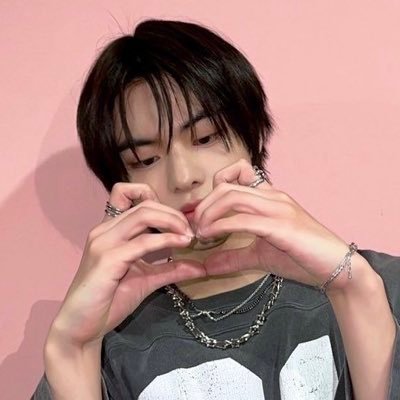 fablewon's profile picture. books & sangwonie ♫ 0325 ｡‸｡ | leowon’s gf (real) | ot8