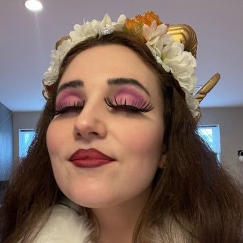 SSuezza's profile picture. looking for myself 🏳️‍🌈💅Vegan, spiritualist, yogini