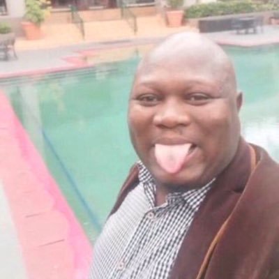 __laflemme's profile picture. je RT des trucs qui me font rire