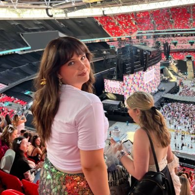 mulberryswift's profile picture. a mess of a dreamer