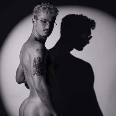 IndianaTwunk's profile picture. 24, Vers but not into Power Tops ;) Indiana Bred, Chicago also Bred😏 So you should Go Sub to My OF to see all types of content😝